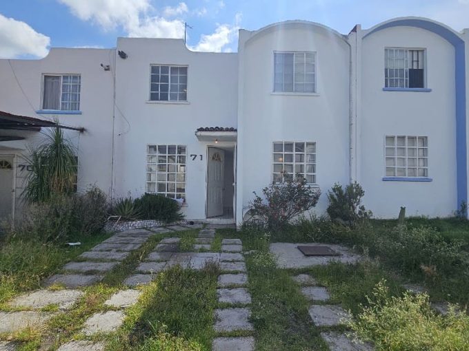 CASA EN VENTA CUMBRES DEL ROBLE