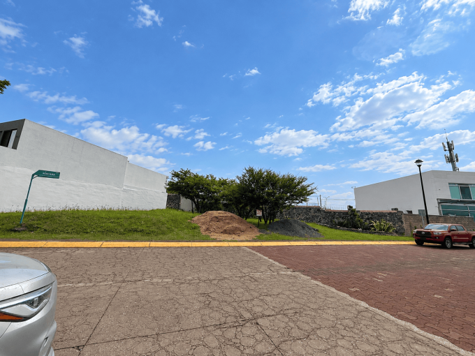 TERRENO EN VENTA CUMBRES DEL CIMATARIO