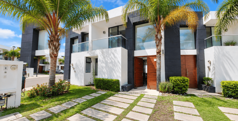 CASA EN VENTA EN JURIQUILLA SANTA FE